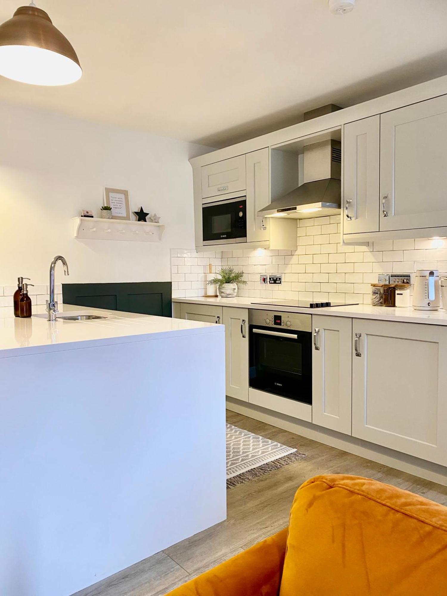 Boutique Chapel Apartment Within City Walls Chester Dış mekan fotoğraf