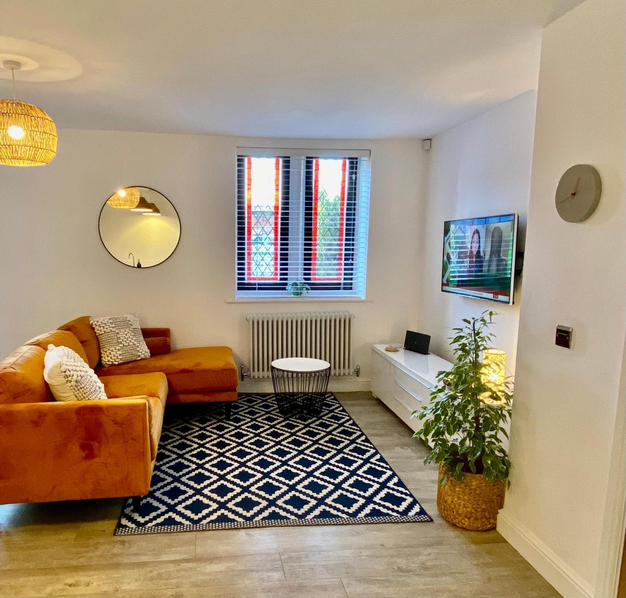 Boutique Chapel Apartment Within City Walls Chester Dış mekan fotoğraf