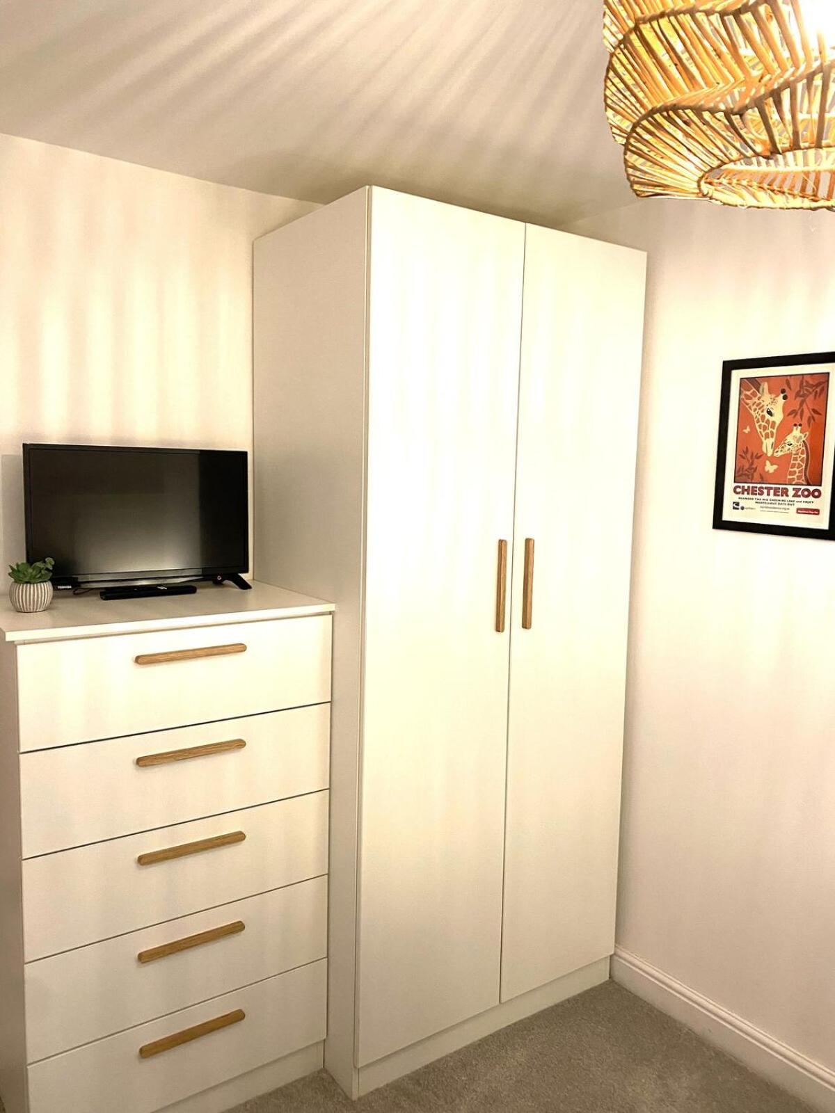 Boutique Chapel Apartment Within City Walls Chester Dış mekan fotoğraf